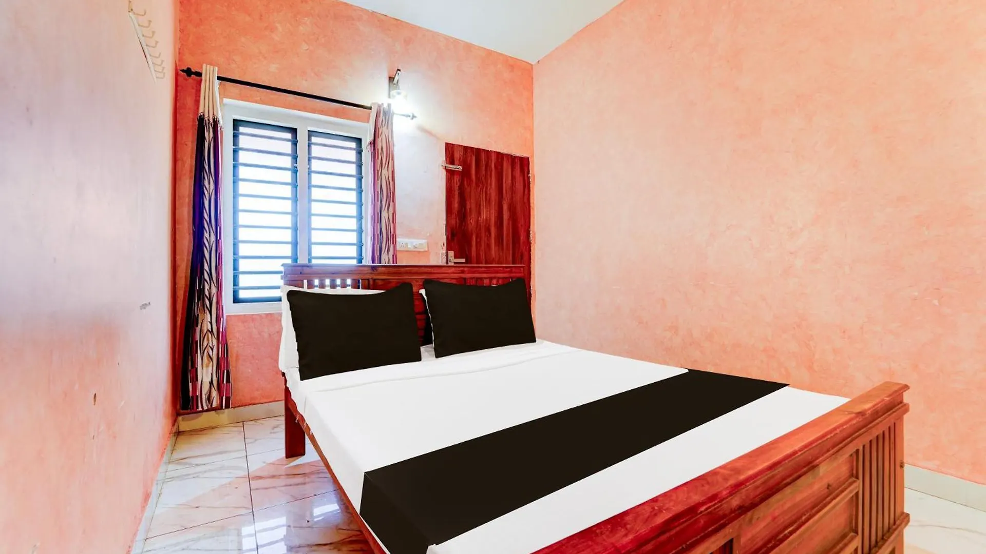 Hotel O Iq Rooms Varakal