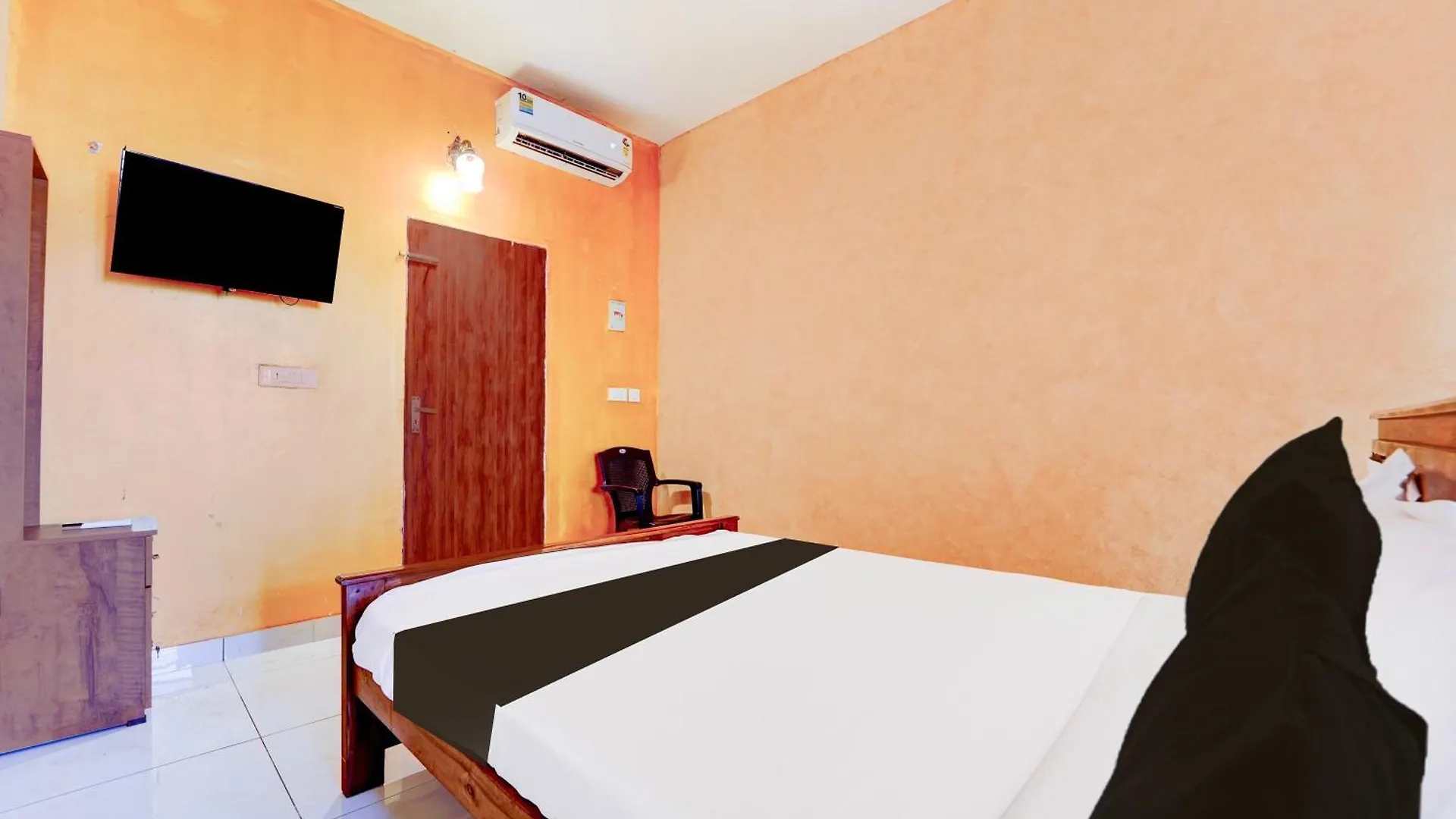 Hotel O Iq Rooms Varakal