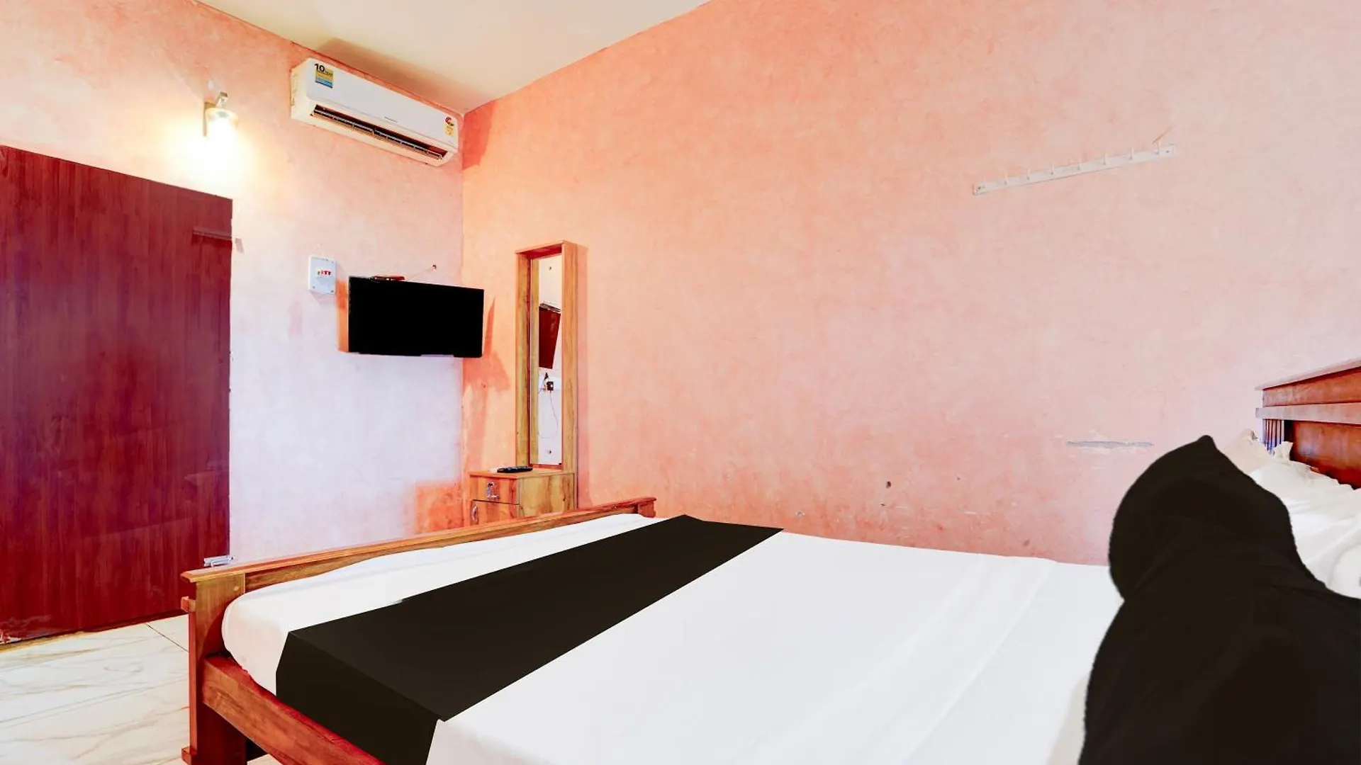 Hotel O Iq Rooms Varakal