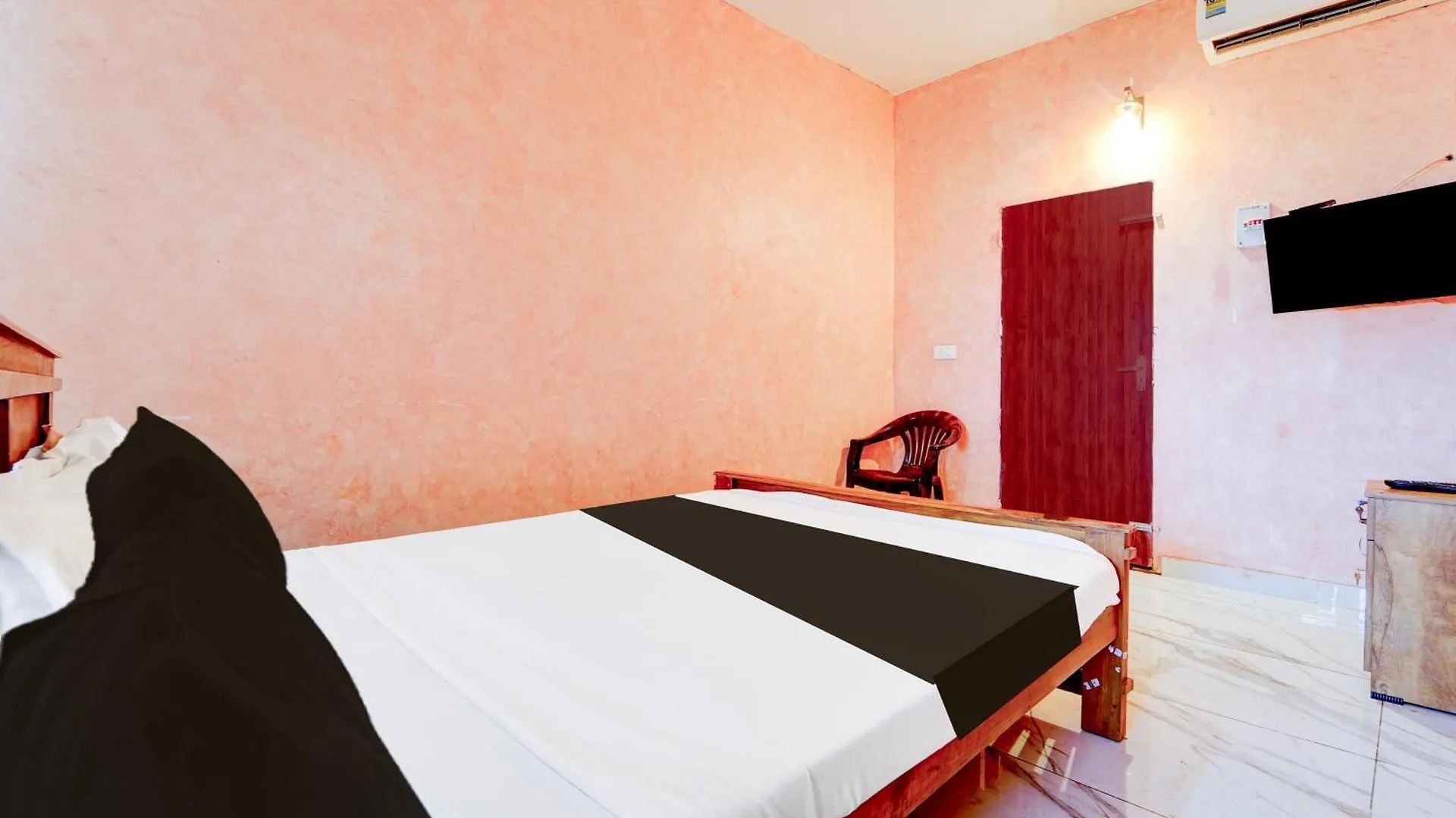 Hotel O Iq Rooms Varakal
